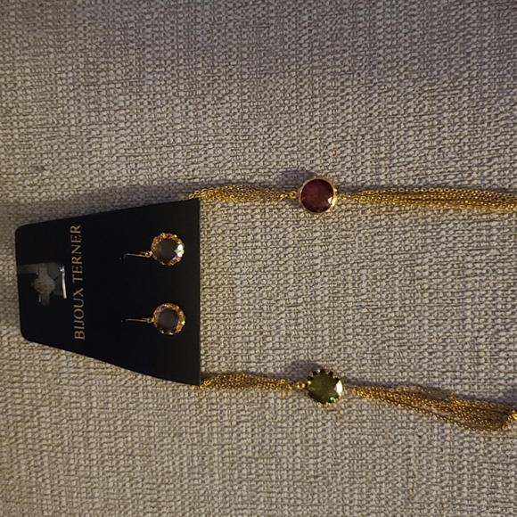 Jewelry - Necklace andearings